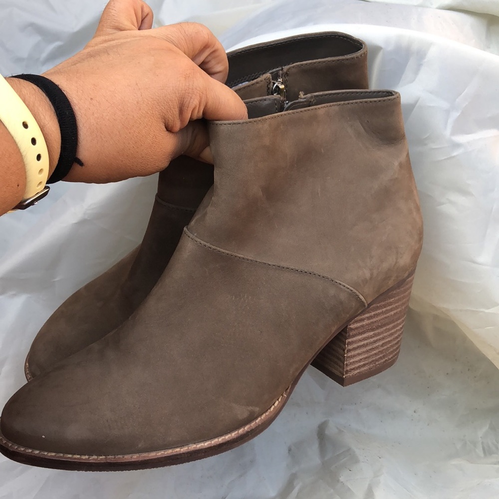 Blondo Waterproof Booties Euc - image 7